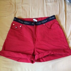 🌹 VINTAGE RED TOMMY SHORTS 🌹